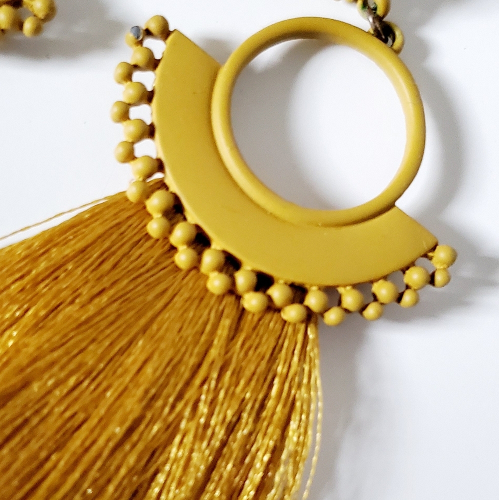 J.crew  Womens Mostaza Yellow Tassel Earrings GUC - Picture 4 of 8